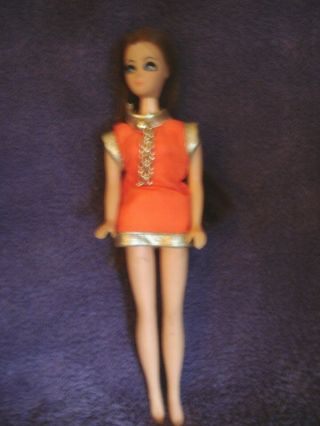 Vintage.  1970 Topper H17 - Dawn Doll.  Brunette,  W/ Orange,  Gold Dress - Hong Kong
