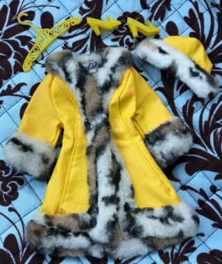 Vintage Mattel Barbie Great Coat Yellow Leopard Faux Fur Hat 1459 Shoes Hanger