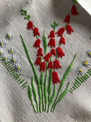 Pretty Vintage Floral Hand Embroidered Small Square Cream Irish Linen Tablecloth 2