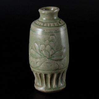 EB261 Chinese Antique Longquan Celadon Glazed Floral Pattern Vase 3