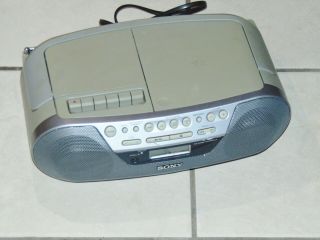 Vintage Sony Cfd - S05 Am Fm Radio Cd Cassette Boombox 14 " Silver And Gray