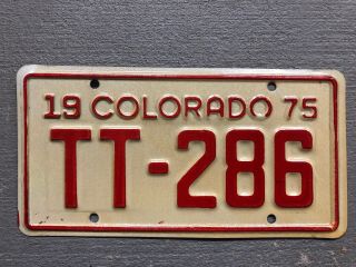 Vintage 1975 Colorado Motorcycle License Plate White/red Tt - 286