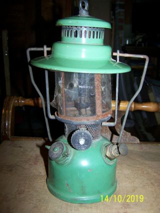 Vintage 1940s Montgomery Ward L47w Lantern W/mica Globe