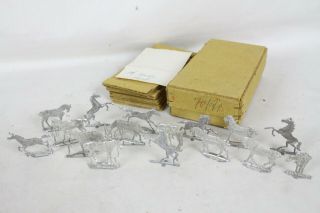16 Vintage Tin Flats Zinnfiguren Scholtz Lead Horses Toy Unpainted Stallion Rare