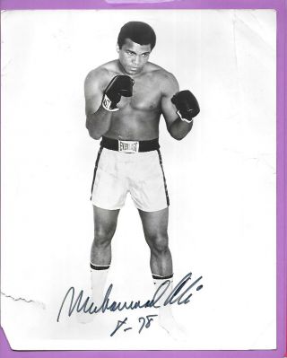 Vintage Secretarial Signed Muhammad Ali 8x10 Boxing Fighter Auto Photo Read Note