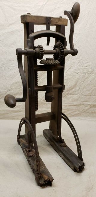 Mid 1800s Antique Barn Beam Boring Drill Post Auger Timber Framing Machine.