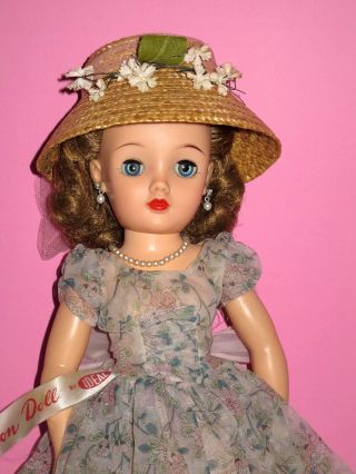 Vintage Ideal - Vt - 18 Miss Revlon Dressed Doll