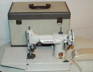 Antique Vintage Rare Tan 221k Singer Featherweight Sewing Machine & Case