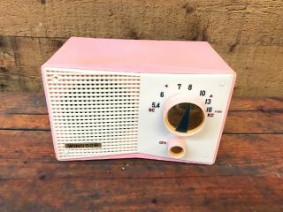 Windsor Ds - 85 Ultra Rare Pink Midget 5 Tube Antique Radio Mid Century