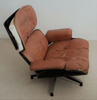 Authentic Early Herman Miller Eames Lounge Chair And Ottoman