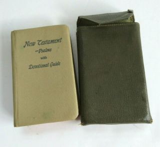 Vintage Ww2 Soldier Owned 1943 Pocket Bible Testament With Pouch