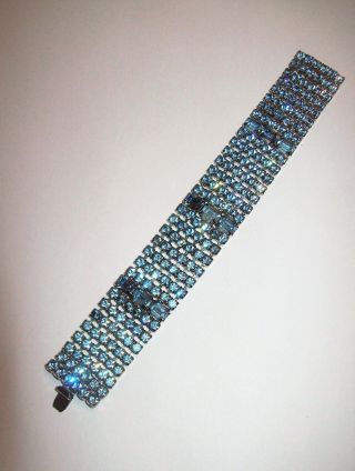Vintage Weiss Silvertone Light Blue Rhinestone Bracelet