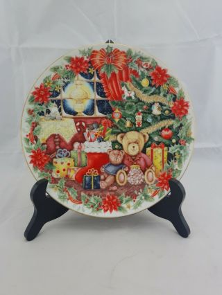 Vintage 1993 Royal Doulton England " Together For Christmas Plate " Approx.  21cm