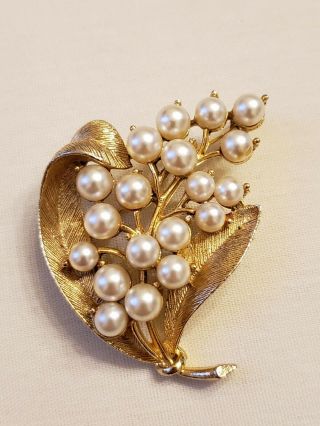 Signed Lisner Vintage Brooch Flowers Faux Pearls Gold Tone