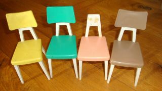 VINTAGE MID CENTURY MODERN DOLL HOUSE KITCHEN TABLE,  4 CHAIRS plastic colorful 3