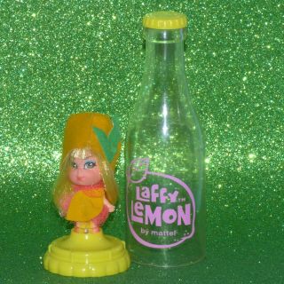 Yellow LIDDLE KIDDLE LAFFY LEMON KOLA cola DOLL & soda pop BOTTLE stand 2