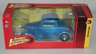 Boxed Die Cast Car 1:24 Scale Johnny Lightning 1932 Ford Coupe