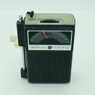 Vintage Ge 7 - 2515 P4715 Am Fm Transistor Portable Radio