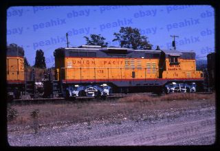 (f12) Train Slide Photo - Up Side View Of Gp - 9 178 Bright Paint