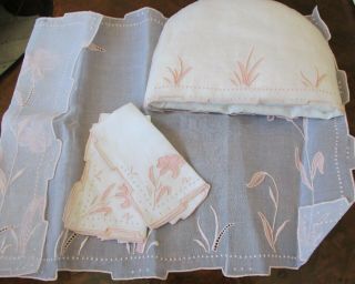Vintage Embroidered Tray Set - Tray Cloth,  2 Serviettes & A Tea Cosy