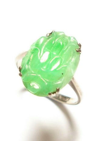 Small Vintage Or Antique 9 Carat White Gold And Jade Ring