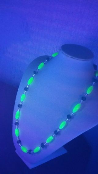 Czech Vintage Art Deco Glass Bead Necklace With Glass Uranium Beads 2