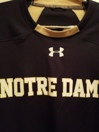 Men ' s Under Armour NOTRE DAME Football TEAM ISSUED Navy Pullover Shirt XL 3