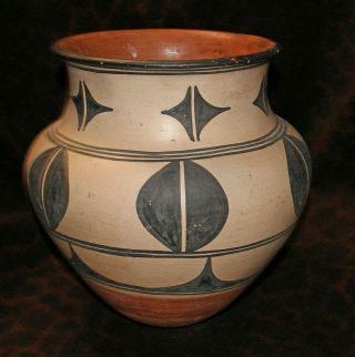 A Classic Antique Santo Domingo (kewa) Pueblo Pottery Olla 10 " H X 10 " D