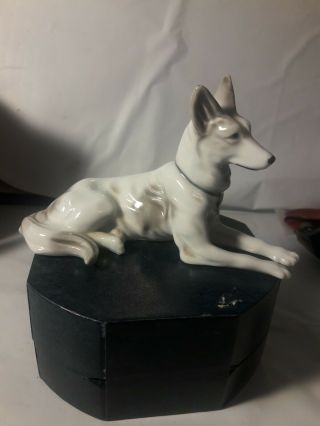Vintage Porcelain German Shepherd Dog Figurine Kyoto Japan Greyhound Globe Mark