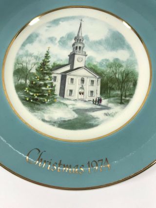 VINTAGE AVON COUNTRY CHURCH Christmas Plate 1974 Collectible Holiday Home Decor 2