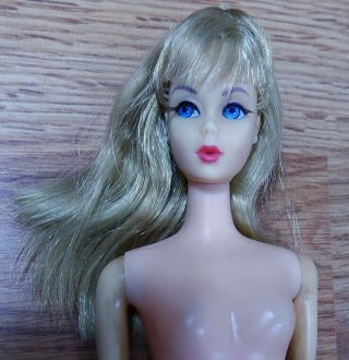 Vintage Blonde Hair Twist ‘n Turn Tnt Barbie Doll 1day