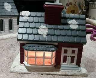 Vintage Byron Molds 1979 Ceramic Country Shoppe - Lighted - Pre - Owned