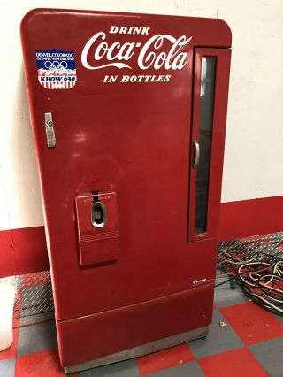 Vendo 110 Cooling Antique Soda Pop Coca Cola Coke Machine
