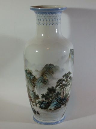 ANTIQUE/VINTAGE CHINA CHINESE PORCELAIN VASE WITH HAND - PAINTED LANDSCAPE 2