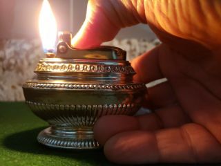 Vintage Silver Plate Ronson " Queen Anne " Table Lighter In