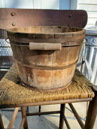 Vintage Antique Primitive Wooden Bucket W/bail Handle And Metal Straps