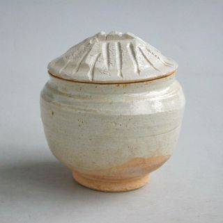 Chinese Song / Yuan Dynasty Qingbai Porcelain Covered Jar 3