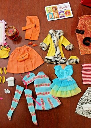 Vintage 1962 Midge Barbie Doll Mattel w/ Clothes Accessories & Red Ponytail Case 3