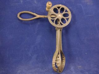 Antique Flared Dashers Holt - Lyon Egg Beater & Cream Whip With Side Handle