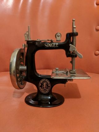 Vintage 1910 Singer 20 Toy Sewing Machine Sews