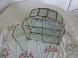 VINTAGE BRASS AND GLASS CURIO DISPLAY CABINET WITH MIRROR BACK 2