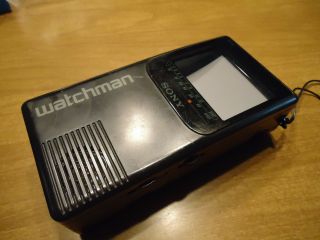 Vintage Sony FD - 230 Watchman Walkman Portable TV 2.  7 Inch Very Good 3