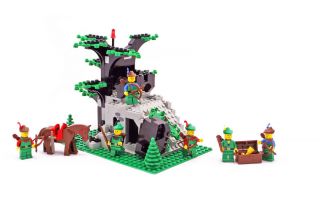 Lego Castle Forestmen Set 6066 - 1 Camouflaged Outpost 100 Complete Vintage 1987