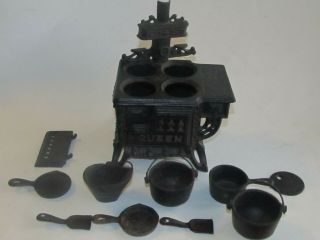 Vintage Miniature Queen Black Cast Iron Pot Belly Stove Oven With Extra Pots