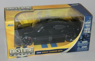 Boxed Die Cast Car 1:24 Scale Big Time Muscle 2006 Dodge Charger Srt8