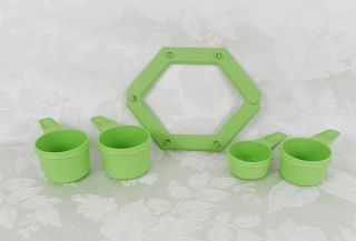Vintage Tupperware 4 Measuring Cups With Wall Rack Green