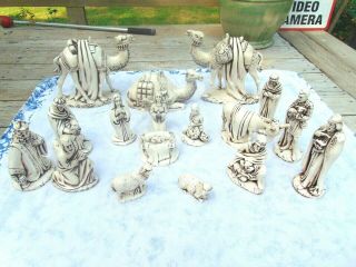 1963 Vintage Holland Mold 18 Pc.  Nativity Set,  Antique White With Brown