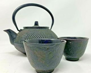 Antique Japanese Cast Iron Tetsubin Tea Pot Kettle With 2 Matching Cups Signed