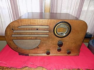 Antique Philco Tube Radio Model 37 - 610