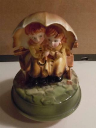 Vintage Sankyo Wind Up Porcelain Musical Box Figure 5 " Children W/umbrella Japan